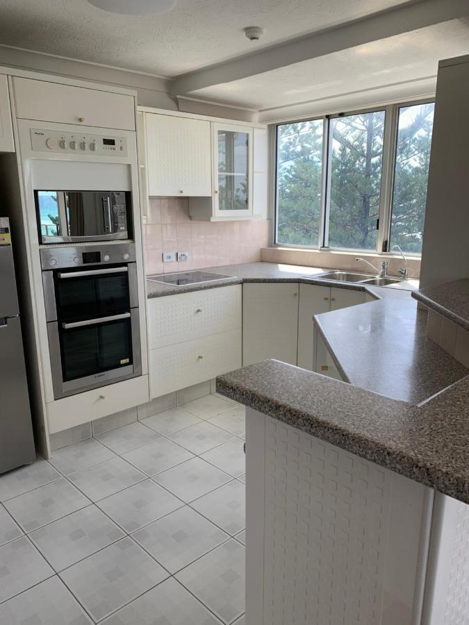 Pacific Regis Beachfront Holiday Apartments Gold Coast Exterior foto